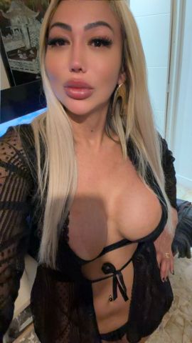 Karla blond