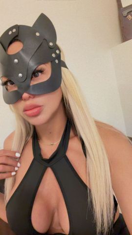 Karla blond