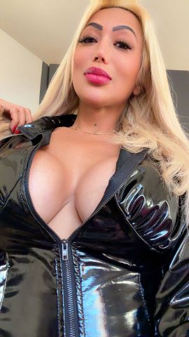 Karla blond