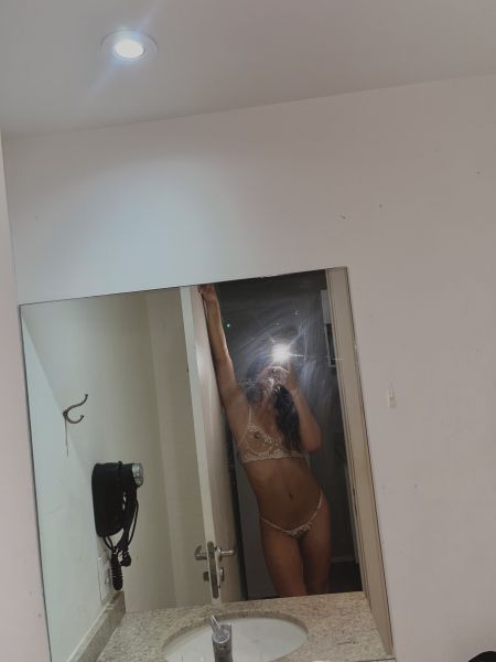 Garota trans colombiana de estreia, nova na cidade, Muito complacente para homens de bom gosto e solventes