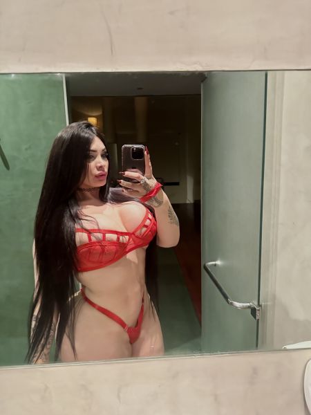 amor soy giovanna , una sexy nena trans  de nalgas inmensa y curvas de infarto, senos exsoverante y deliciosos, nenita de 23años ojitos verde llegué para complacerte, me destaco por ser amable, complaciente, apasionada, discreta y atractiva. Tengo una sexy figura y carita preciosa  depto discreto soy activa y pasiva