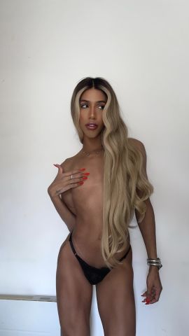 Chloé Maia