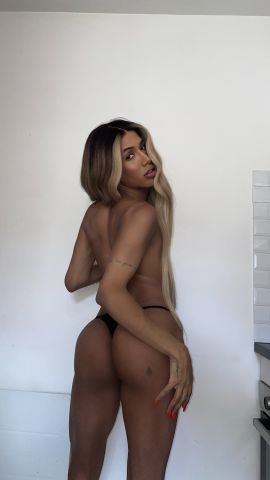 Chloé Maia