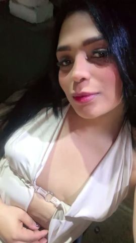 Bella April 