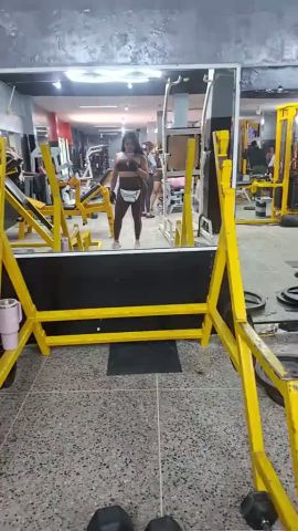 Bella April 
