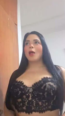 Bella April 