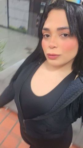 Bella April 
