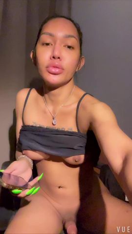 Top Clara