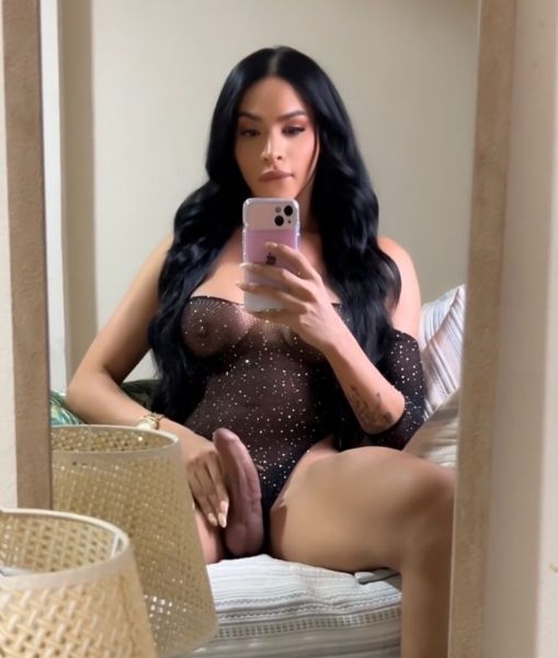 Hola Soy Pasion quien te hara vivir una fantasia erotica , sexy y apasionada, si quieres cumplir tus deseos mas sensuales y llenos de mucha lechita contactame y te hare disfrutar a mi lado, soy muy caliente, una flaquita llena de mucho placer y pasion para darte 