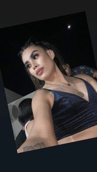 Hola lindo.!

Me Llamo Alía, tengo 23 años... Delgada, cachondita y super complaciente.

Estas listo para probar un experiencia satisfactoria? No lo pienses tanto. Vas a querer volver a repetirlo!!

Aquí tu paquete completo... Solo date la oportunida