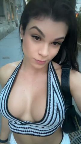Vivi Hot