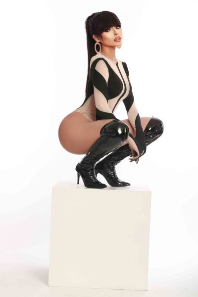 Hola bienvenido a mi perfil mi nombre es Renata una joven transexual muy femenina dispuesta a cumplir cualquier tipo de fantasía, te garantizo mi imagen si no soy la de las fotos no tomas mi servicio...!
 No tengo problema con el rol,ni de erección ni tampoco de eyaculación..! 
Pasiva con un cuerpo femenino de diosa y suave..! 

Mis fotos solo son una probadita de todo lo que obtendrás al contratarme… 
Siempre llego al encuentro con excelente actitud…!
Soy una acompañante con clase,elegancia,una mujer femenina con un rostro divino,te aseguro que mi belleza es incomparable…!!! 