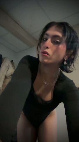 Leiis T