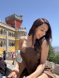     Sophisticated Latina Beauty