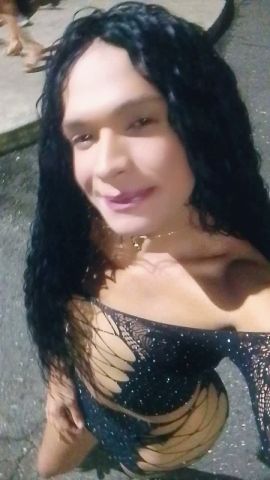 Nahomis rojas