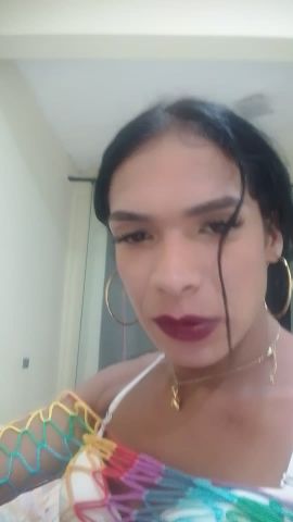 Nahomis rojas