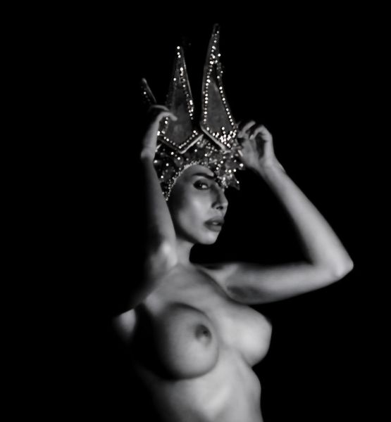 DOMINATRIX BDSM
 I also offer conventional Active/Passive services. 
Beginners are welcome, select, polite, and high-class clients. Service in a great location, discreet and safe. I don't discuss prices, please respect my work and experience. 
Book in advance! Discretion, protection, and safety always!