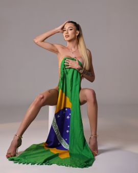 Lara Lopes 