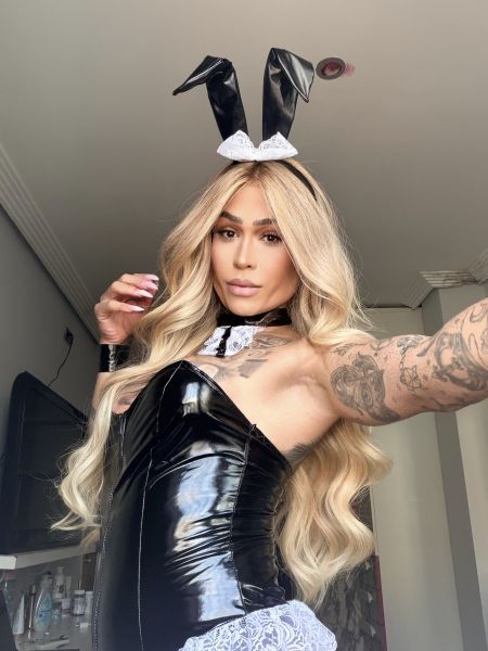 “Olá, carinho, sou uma rubia brasileira trans, de bom corpo, cuidada de ginásio, tenho 24 anos e meço 1,70 de altura. As minhas fotos são 100% reais e sem enganos, porque gosto da transparência e que tenhas exatamente o que vês. Sou uma rapariga muito travessa e ardente na cama, sempre disposta a agradar-te com doçura, picardia e um toque muito especial. Além de sensual, também sou educada, atenta e com classe, preparada para te oferecer a melhor companhia. Sou muito tranquila, feminina, limpa e cuidadosa, porque o teu conforto e satisfação são a minha prioridade. Atendo num espaço privado e discreto. Também faço saídas a hotéis. Também disponível para videochamada. Liga-me ou escreve-me no WhatsApp e conto-te mais.”

