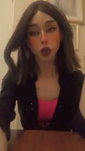 LARA CARMEN
