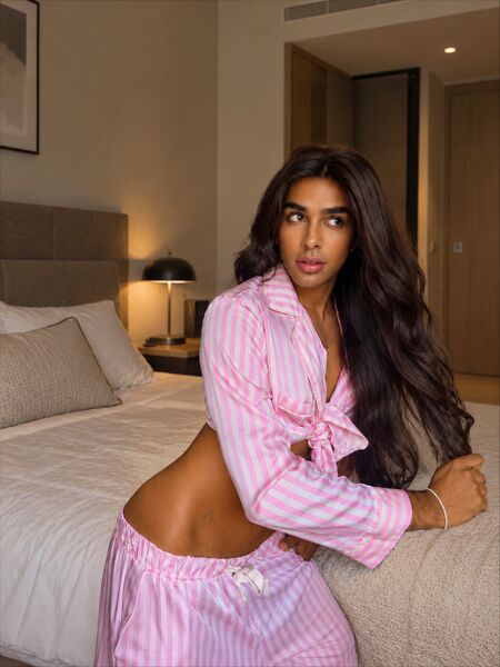 Victoriaa Hans
