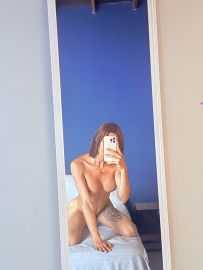 Amira Leon