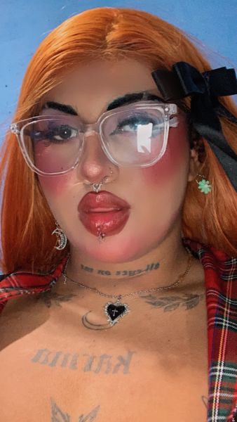 Chica alta caliente morena culona siempre dispuesta ati papi