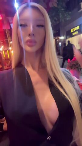 Barbie Naz