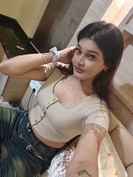 Hot Alisha