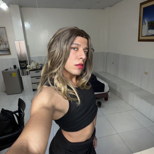 Este sábado 12 de septiembre estaré en el centro de la ciudad Guayaquil, Hola ojo soy pasiva afeminada y travestí experimental novata, Ósea soy hombre pero me visto como mujer. Soy nueva, no tengo experiencia puedo ser tu putita si quieres. Tendre sitio en un departamento de Guayaquil por el centro 9 de octubre y av. machala. Ojo soy travestí chicos. Aún me veo y mi tono no suena tan varonil. Pilas quiero verga y leche. 