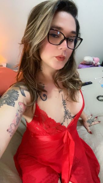 Chica trans femenina, atención profesional y buen trato. Servicio en apartamento o visitas a hoteles y moteles. Comodidad, discreción y atención seria, dirigida a caballeros con tiempo y responsabilidad.