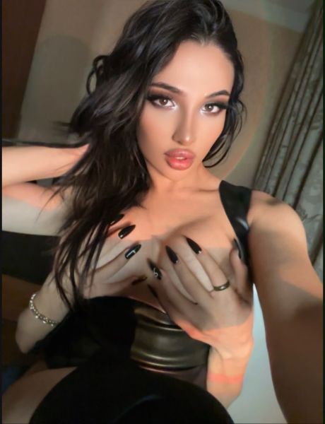 Escorts Trans Alina in Riyadh