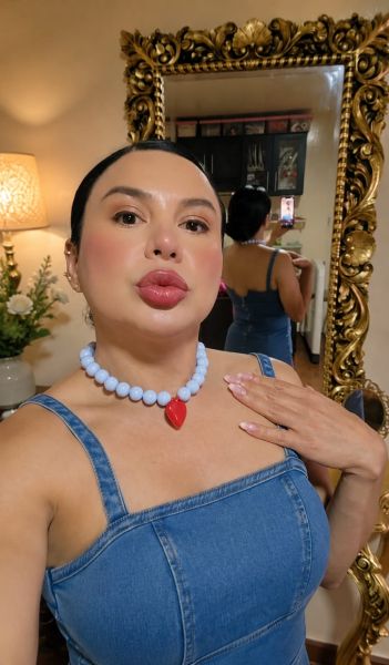 Mi nombre es:

Ana Victoria vicko

Cuento con 33 años de edad.

soy del departamento del Amazonas pero vivo en Bogota.

Cual Es Mi Servicio Para Ti? 

Yo siempre inicio con un Masaje Nuru que es tantrico erotico desnudos con una crema que se llama Algodon que te aplico en la piel poquito y importante que no deja reciduos de olor ni marcacion en tu cuerpo.

Mientras hago el masaje lo acompaño de Besos Amorosos, muchas carisias, Trato especial de novios, algo importante Sexo Oral al Natural dependiendo tu higiene y mucho para motivar tu erección.

Despues pasamos al Sexo anal con preservativo donde podemos jugar con muchas Poses y tambien esperar poe si te vienes rapido para que Disfrutes.

Notas importantes: 

1. Yo soy solo pasiva.

2. Soy super Amorosa.

3. Soy ultra aseada.

Direccion y forma de llegar? 

Mi Direccion exacta Calle 61#15 37 chapinero barrio san luis para que no te confundas la casa afuera tiene un mural de flores amarillas super lindo.

Puntos claves:

1. Estoy en la zona motelera es seguro porque hay mucha vigilancia.

2. Estacion cerca transmilenio la 57.

3. Estoy alfrente de la Puerta tracera de un motel que se llama Dandy.

Cuanto Cuesta Mi Servicio? 

Yo cobro $120 la seccion con masaje y una Sola Relacion amorosa es segura algo que te dejo super claro sin afanes.

No Hago Descuentos.

Como es mi Lugar de Trabajo? 

Mi Apartamento es pequeño esta en un Primer Piso: cuando ingresas esta la sala donde nos podemos tomar un cafe si quieres aldo yo cree un cuarto especial que le llamo: cuarto del Amor que es donde te atiendo tiene 702 juguetes sexuales, cremas, lubricantes muchas cosas mas. Despues una cocina pequeña y al fondo mi cuarto personal y un baño amplio te puedo prestar hay agua caliente y toallas limpias.

Para Que Tengas Mas Confianza: 

En redes sociales como facebook, Instagram, Tik tok, kwai, shaichap, link solo colocas mi Nombre mi Nombre bien escrito; Ana Victoria Vicko asi te saldra mi contenido

