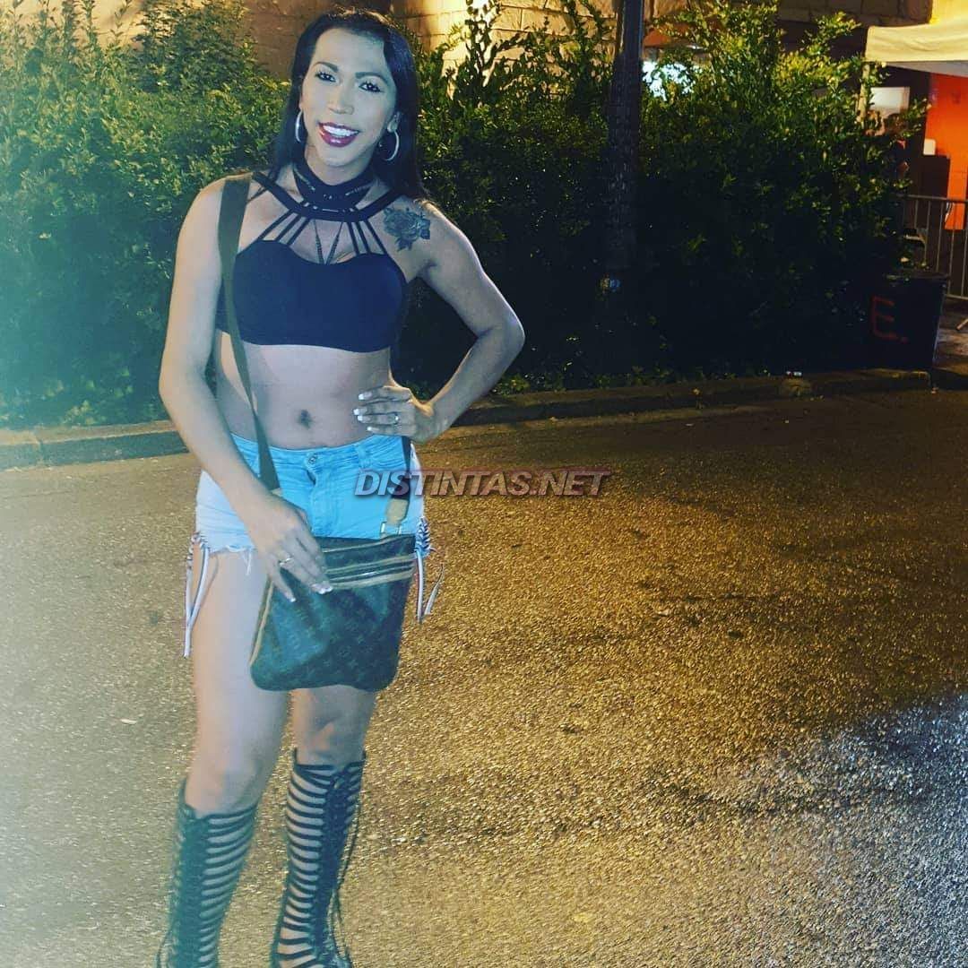 sexy paola latina