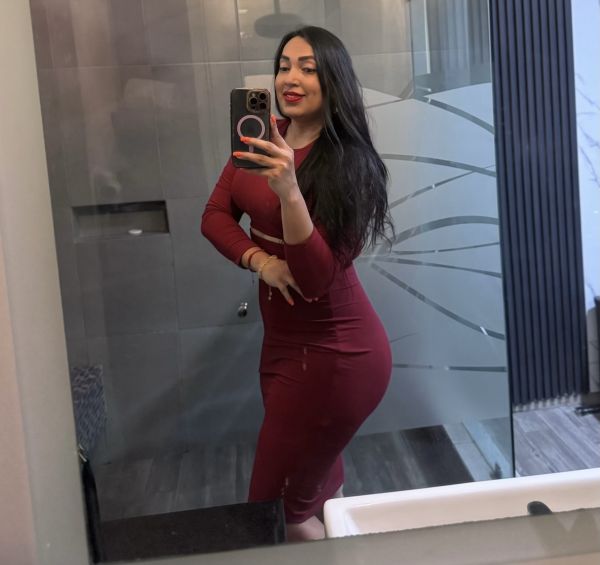 Bienvenido corazón 

Mi nombre Sofía 
1.80 de estatura
nalgona 
tetona 
y grandota 
Activa o pasiva 
Caramelo 17 CM erecta y lechosa 
Amable y con un rostro natural y cuerpo exquisito. 

mi servicio :  todo con preservativo aquí nos cuidamos todos. 

Oral 
penetración ( un solo roll si gustas sea ambos tiene un costo extra)
súper higiénica 
Con muy buen tema de conversación 
me encanta que te sientas agusto y disfrutes en todos los aspectos 

trabajo por citas  pido anticipo de $1,000 para agendar tu vista ( de igual forma no es obligatorio realizarlo, pero si sería conveniente y que si estoy ocupada o fuera no te atendería ) 

Atiendo en hotel o moteles de la ciudad 

Costo de mi servicio $3,000

acepto pagos con transferencia y efectivo únicamente 

gracias por tomarte el tiempo de leer esta descripción, espero saludarte en persona.