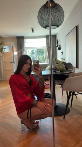 Violetta Hot