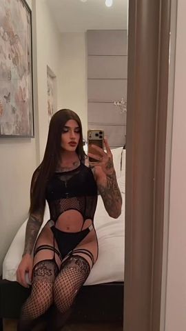 Violetta Hot