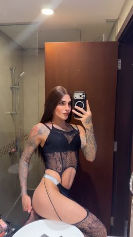 Violetta Hot
