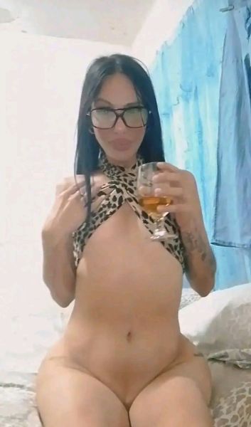 Chica trans versátil bien dotada dispuesta a cumplir todas tus fantasías 
Te espero al pv bb
