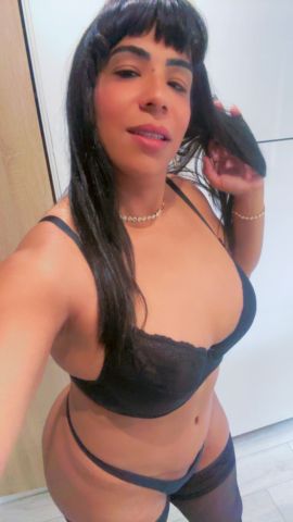 Lucy trans belle