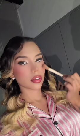 Karla Rouge