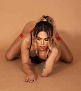 Karla Rouge
