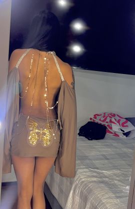 Mía Stefanía adarah  
