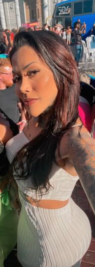 Morena tatuada 