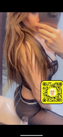 Qamar Barbie