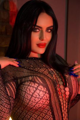 Naya Shams