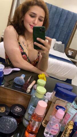 Queen ava
