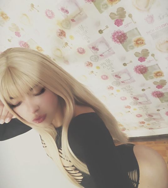 Hola amor soy Paola una rica y hermosa trans recién llegada a tu ciudad jovencita versátil con una dotación de 22 cm de verga para complacerte y un rico culo bien grande y REDONDITO para que lo disfrutes al máximo , soy tal cual la de las fotos me desenvuelvo muy bien en ambos roles sin afanes y complicaciones solo para que pases el mejor momento , en mi encontrarás higiene belleza y profesionalismo con una jovencita delgada con una cola que te sorprenderá. Estoy activa 24/7 muy cacho dita y caliente para esperarte como más te guste , te recibo en rica lencería tacones y música suave para que estés súper cómodo no esperes más y llámame 