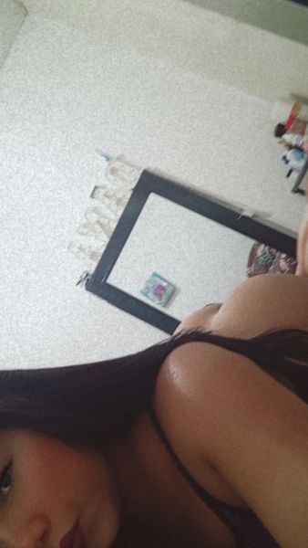 HOLA QUE TAL SOY TU CHICA  TRANS MAMONA DISCRETA  CUERPO ATLÉTICO PIEL BLANCA  MIDO 1.65 TODO BAJO PERFIL UBICADO EN EL NORTE DE LA CIUDAD DE GUAYAQUIL CUENTO CON DEPARTAMENTO TOTALMENTE DISCRETO Y SEGURO EL SERVICIO INCLUYE:
✓Caricias
✓Sexo Oral
✓Fu