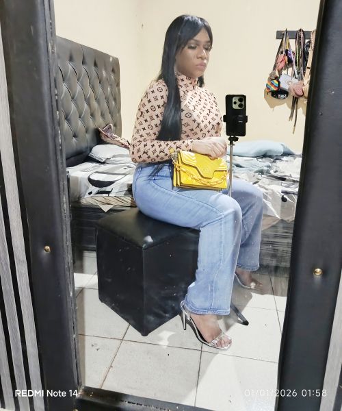 Chica versatil complaciente fetichista de axilas educada y morbosa dispuesta a complacer todas tus fantasias.
También hago servicios para realizar contenido 
Solo hombres 
Servicios virtuales nacionales e internacionales 
Resido en Cumana pero puedo viajar a puerto la cruz previo acuerdo